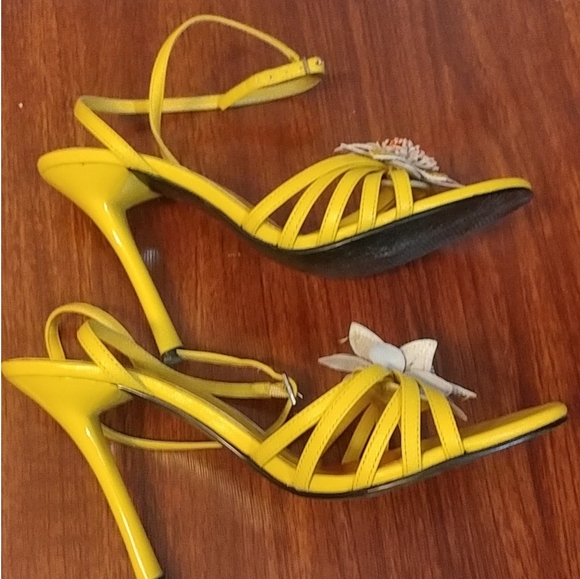 Ankle strap heels - Picture 3 of 6